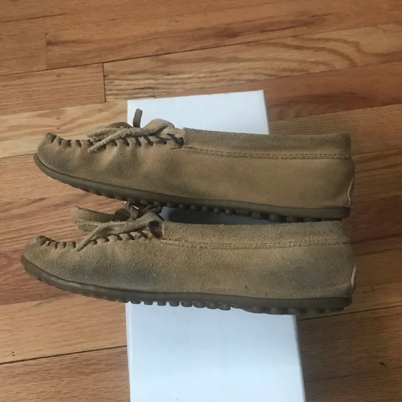 Minnetonka Moccasins! - Picture 7 of 9